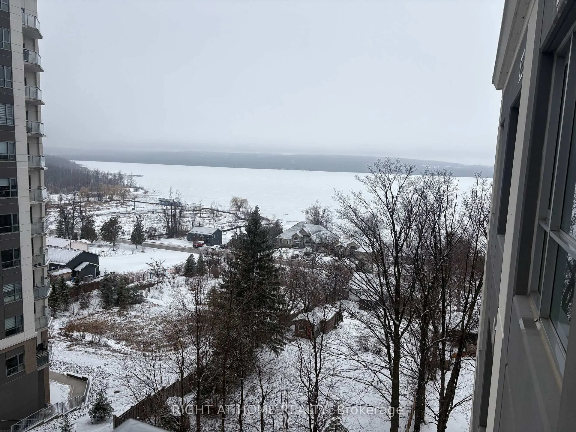 Photo 13 of Unit 805, 58 Lakeside Terrace, Barrie, Little Lake — HOMEH