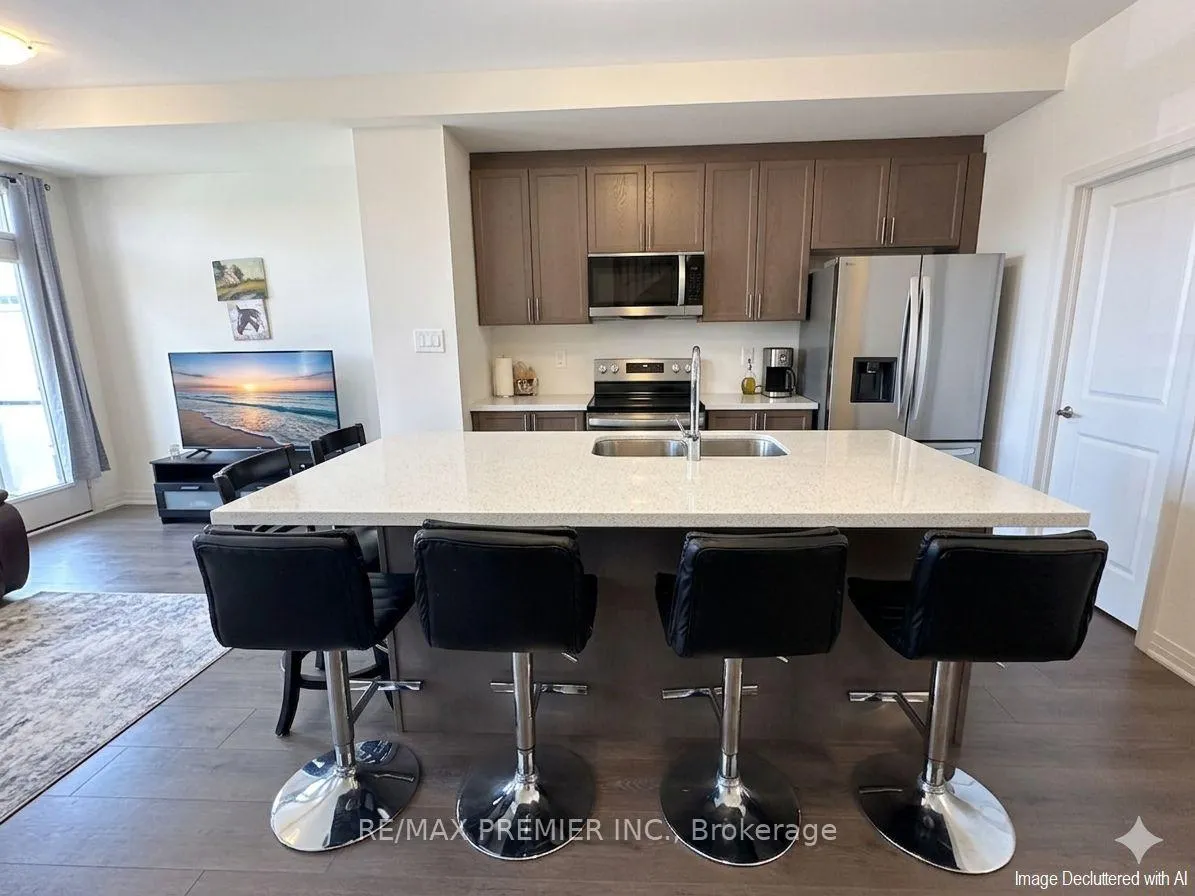 Photo 2 of 101 Brandon Crescent, New Tecumseth, Tottenham — HOMEH