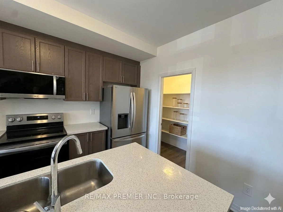 Photo 3 of 101 Brandon Crescent, New Tecumseth, Tottenham — HOMEH