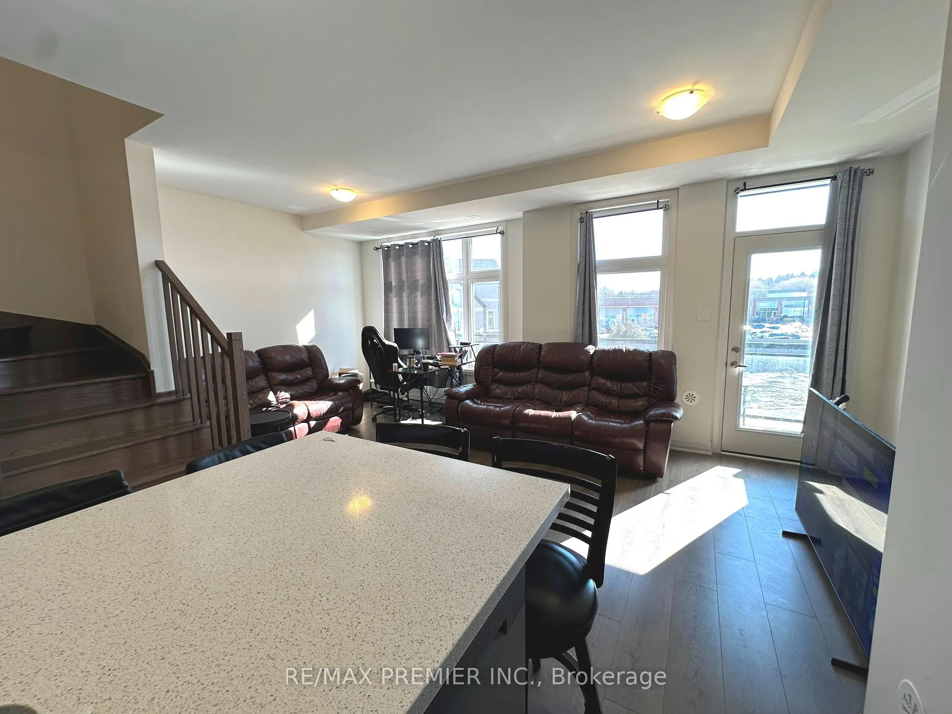 Photo 5 of 101 Brandon Crescent, New Tecumseth, Tottenham — HOMEH