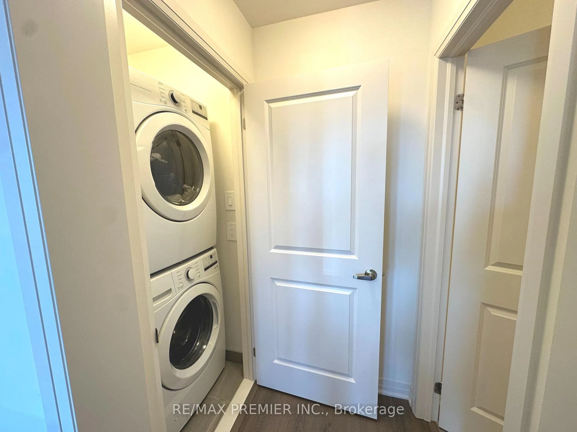 Photo 6 of 101 Brandon Crescent, New Tecumseth, Tottenham — HOMEH