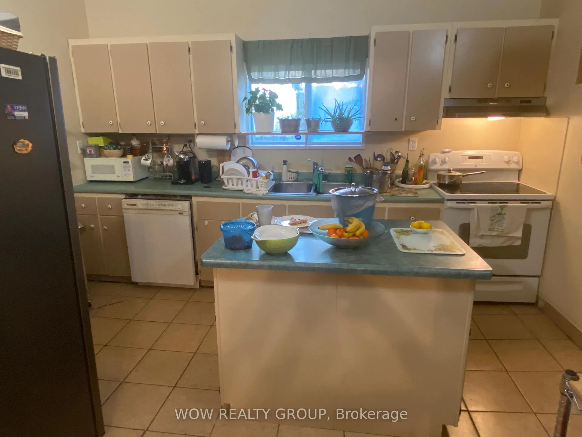 Photo 8 of 215 Broadway Avenue, Welland, Broadway — HOMEH