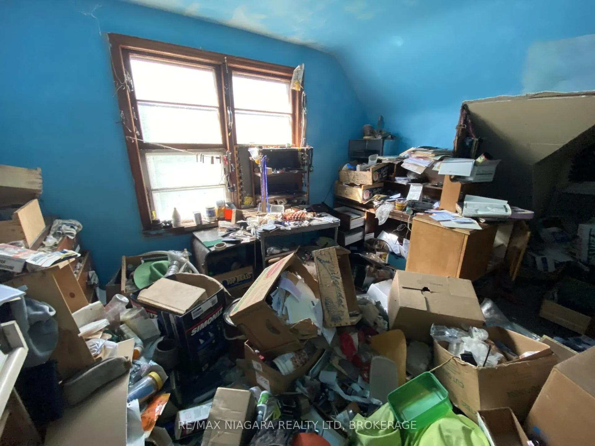 Photo 2 of 2936 Dorchester Road, Niagara Falls, Stamford — HOMEH