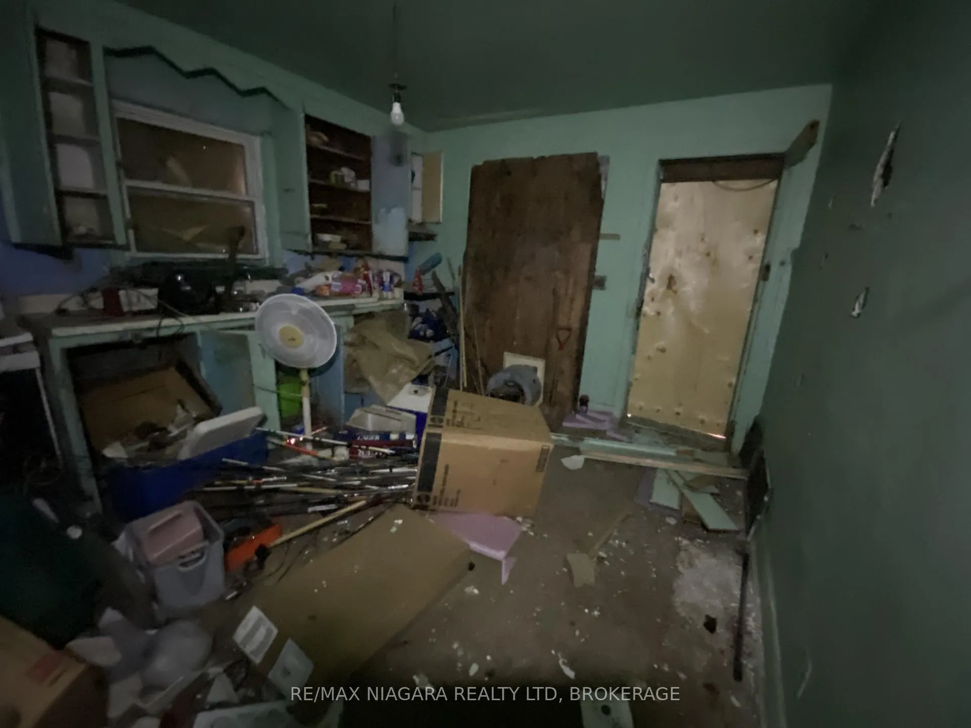 Photo 5 of 2936 Dorchester Road, Niagara Falls, Stamford — HOMEH