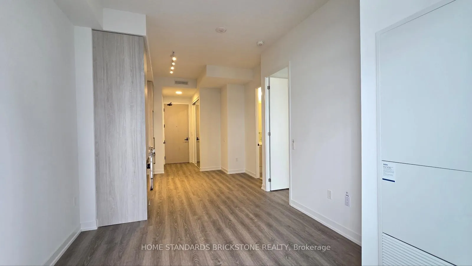 Photo 11 of Unit 3216, 195 Commerce Street, Vaughan, Vaughan Corporate Centre — HOMEH