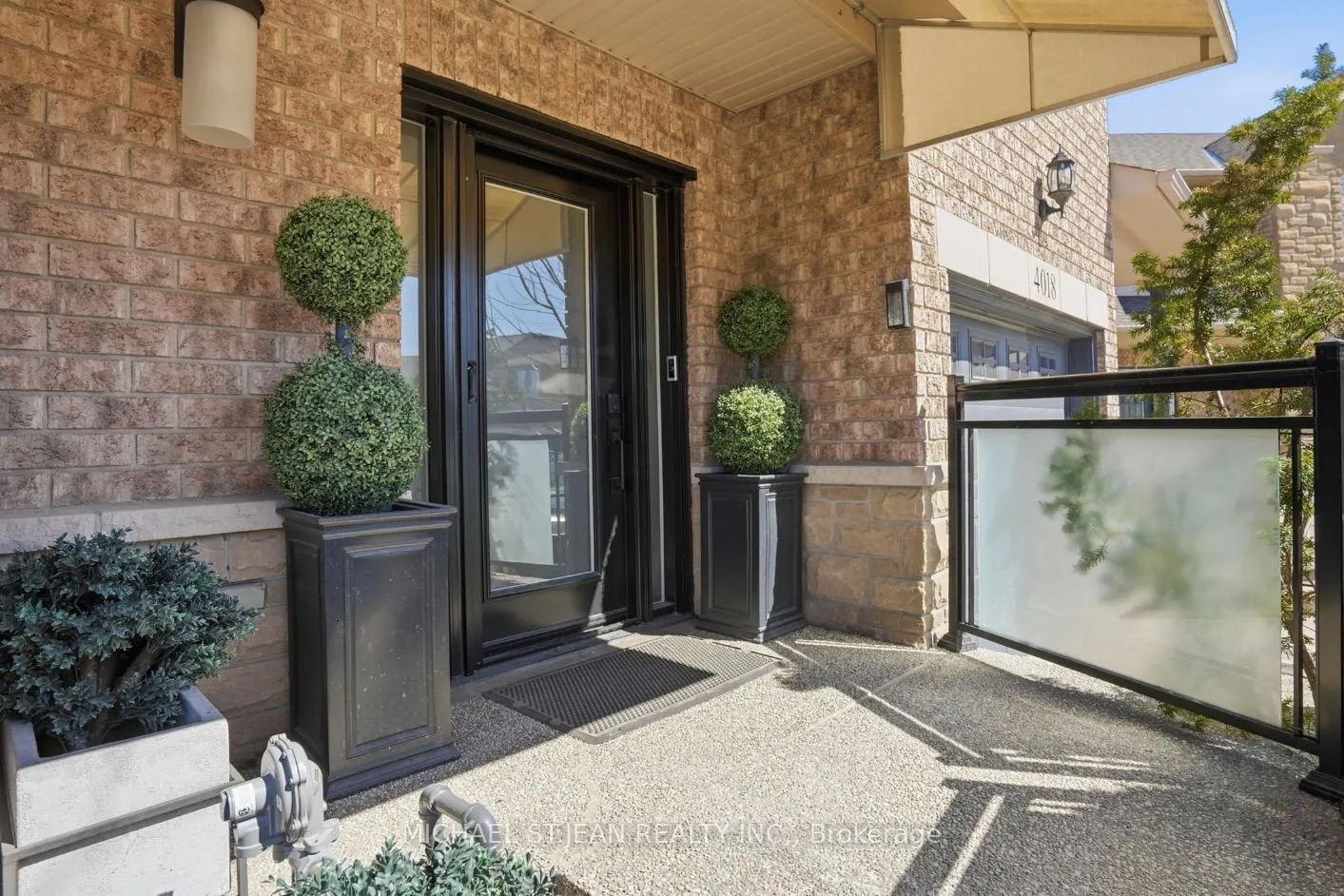Photo 3 of 4020 Alexan Crescent, Burlington, Rose — HOMEH