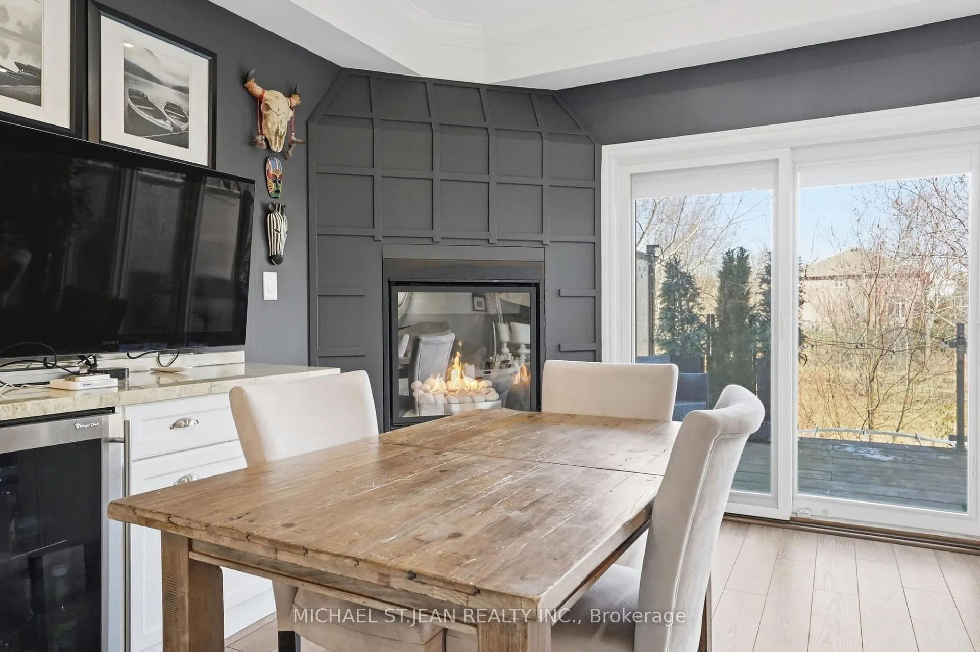 Photo 11 of 4020 Alexan Crescent, Burlington, Rose — HOMEH