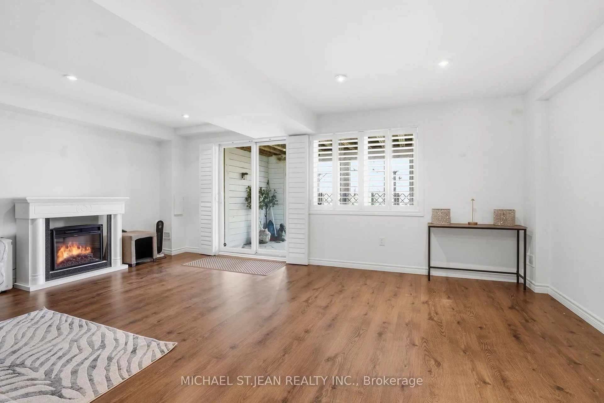 Photo 33 of 4020 Alexan Crescent, Burlington, Rose — HOMEH
