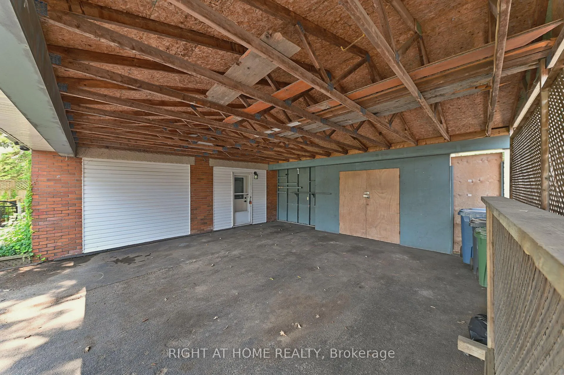 Photo 3 of Unit Unit 2, 210 Speedvale Avenue E, Guelph, Riverside Park — HOMEH