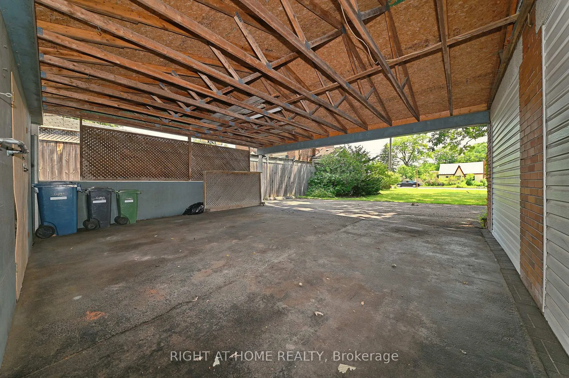 Photo 4 of Unit Unit 2, 210 Speedvale Avenue E, Guelph, Riverside Park — HOMEH