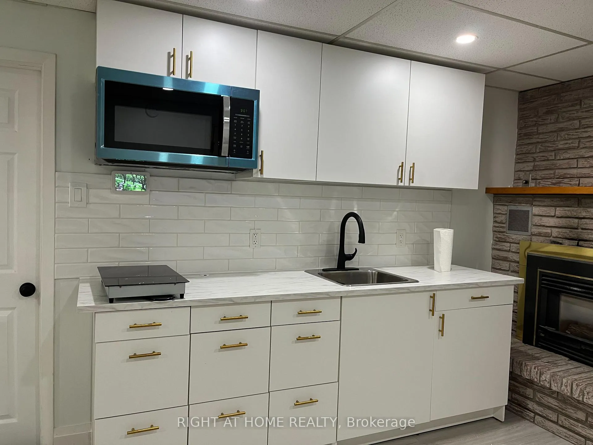 Photo 5 of Unit Unit 2, 210 Speedvale Avenue E, Guelph, Riverside Park — HOMEH