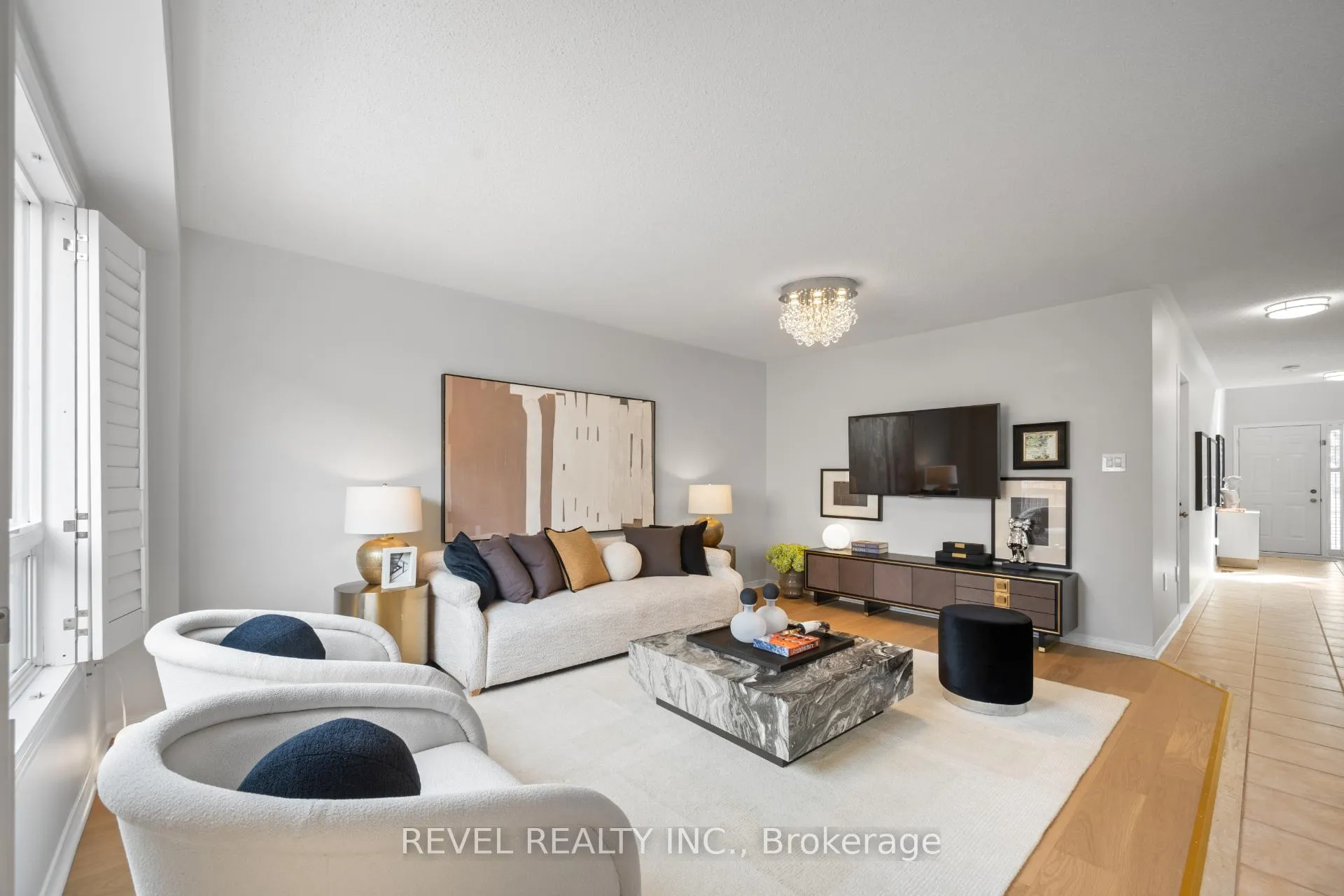 Photo 3 of 10 Dinsdale Drive, Vaughan, Vellore Village — HOMEH