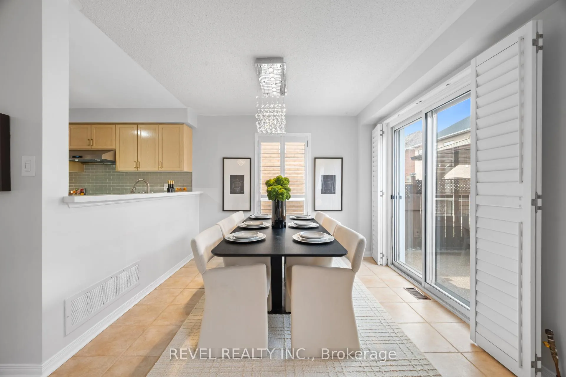 Photo 9 of 10 Dinsdale Drive, Vaughan, Vellore Village — HOMEH
