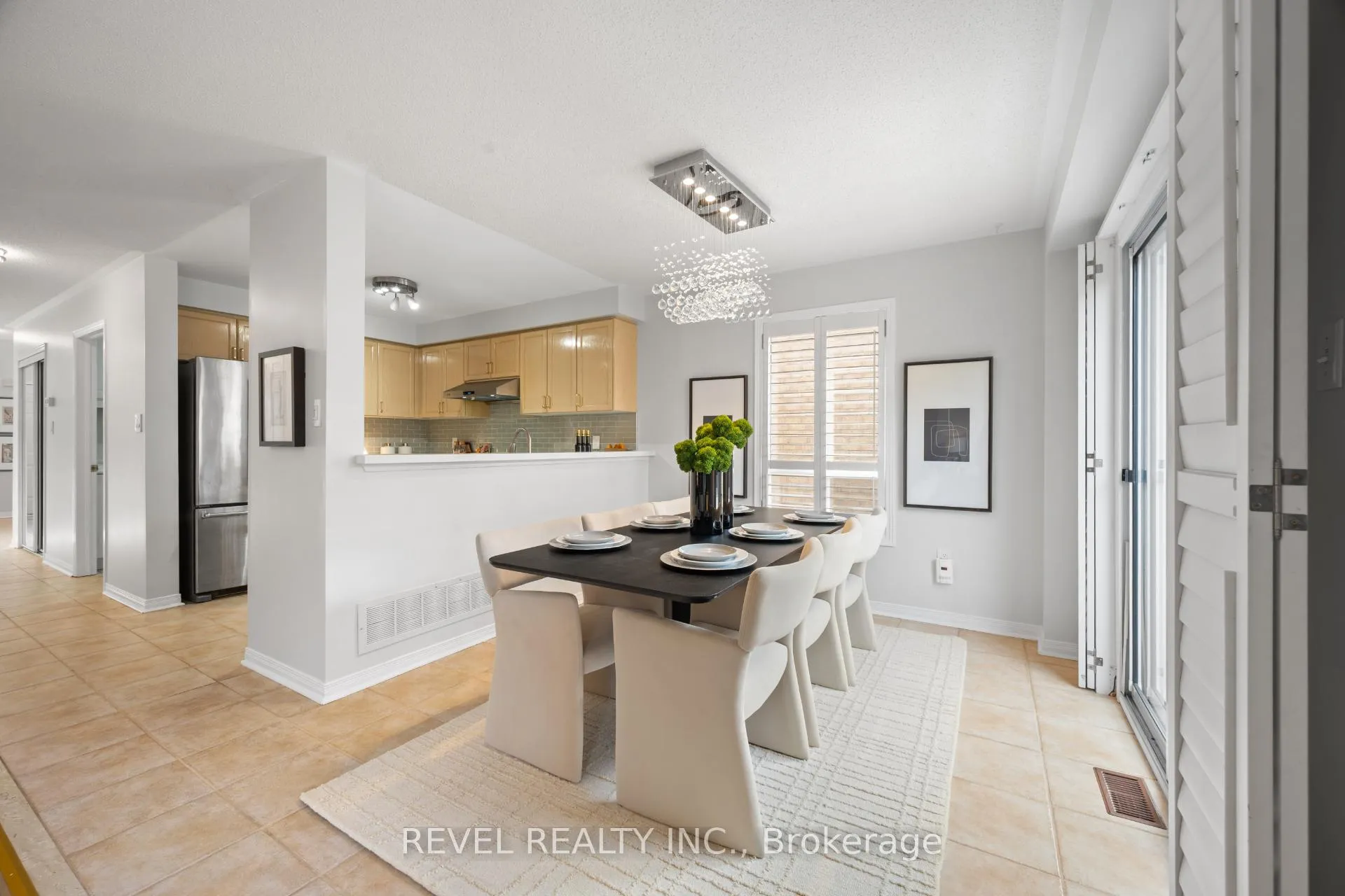 Photo 10 of 10 Dinsdale Drive, Vaughan, Vellore Village — HOMEH