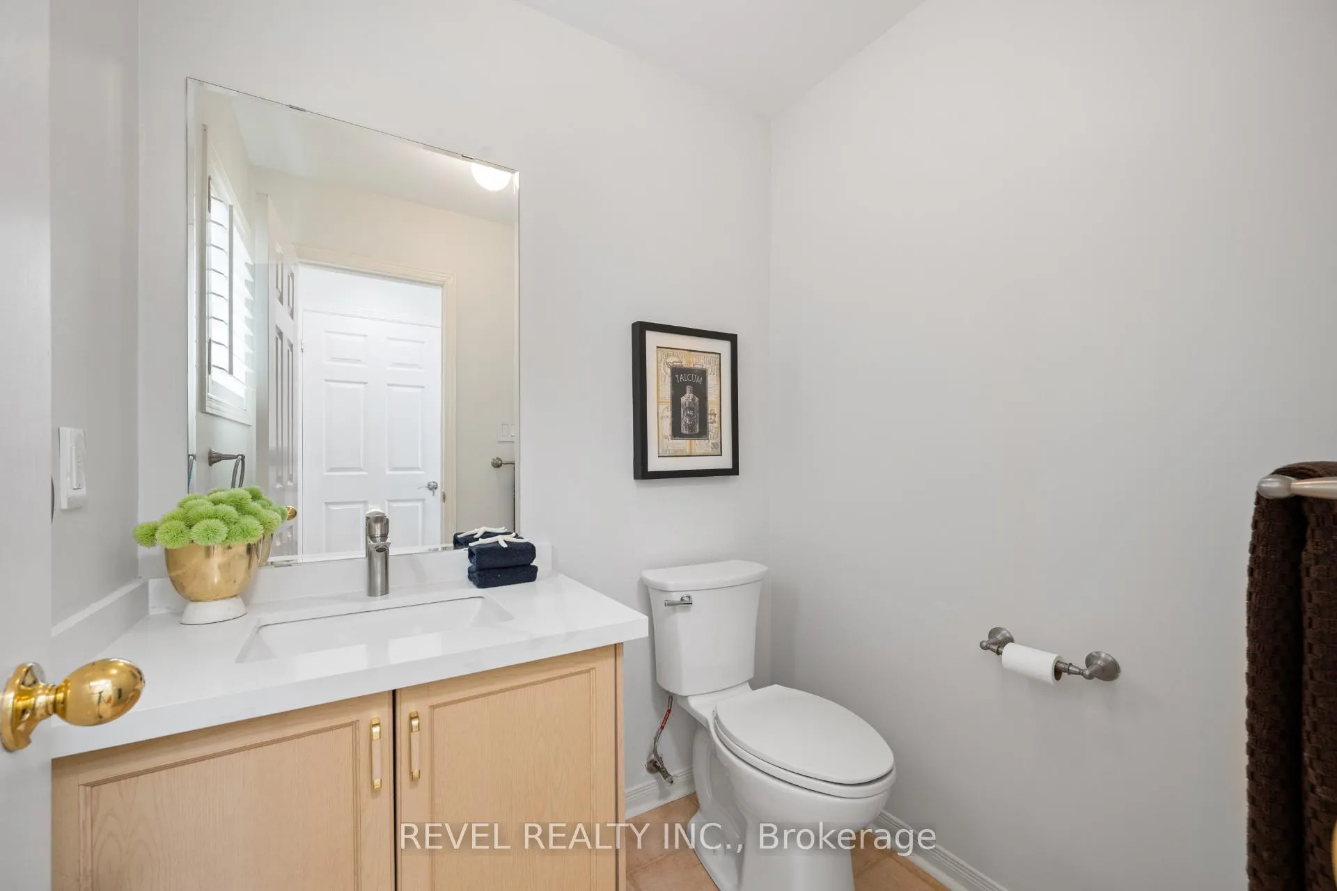 Photo 12 of 10 Dinsdale Drive, Vaughan, Vellore Village — HOMEH
