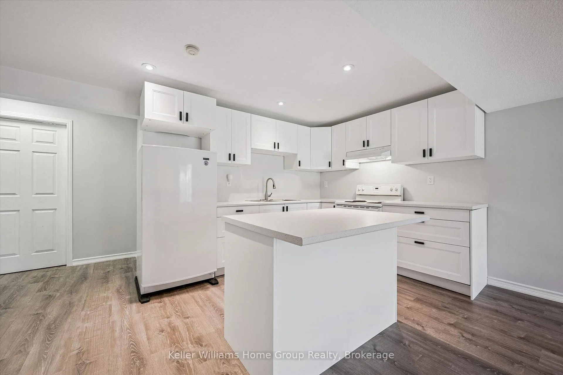 Photo 28 of 33 Sandcreek Lane, Guelph, Grange Road — HOMEH