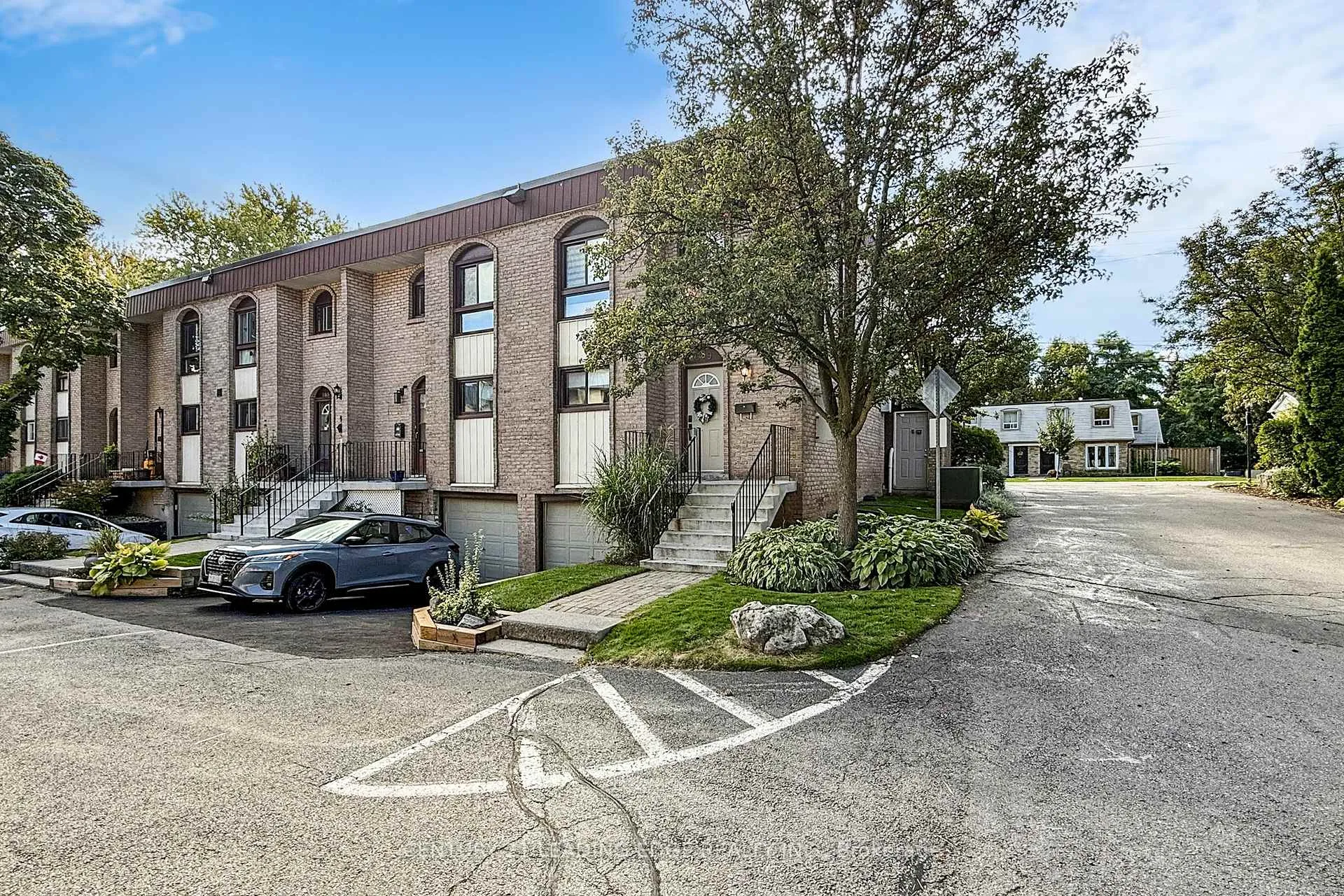 Photo 1 of 589 Francis Road E, Burlington, LaSalle — HOMEH