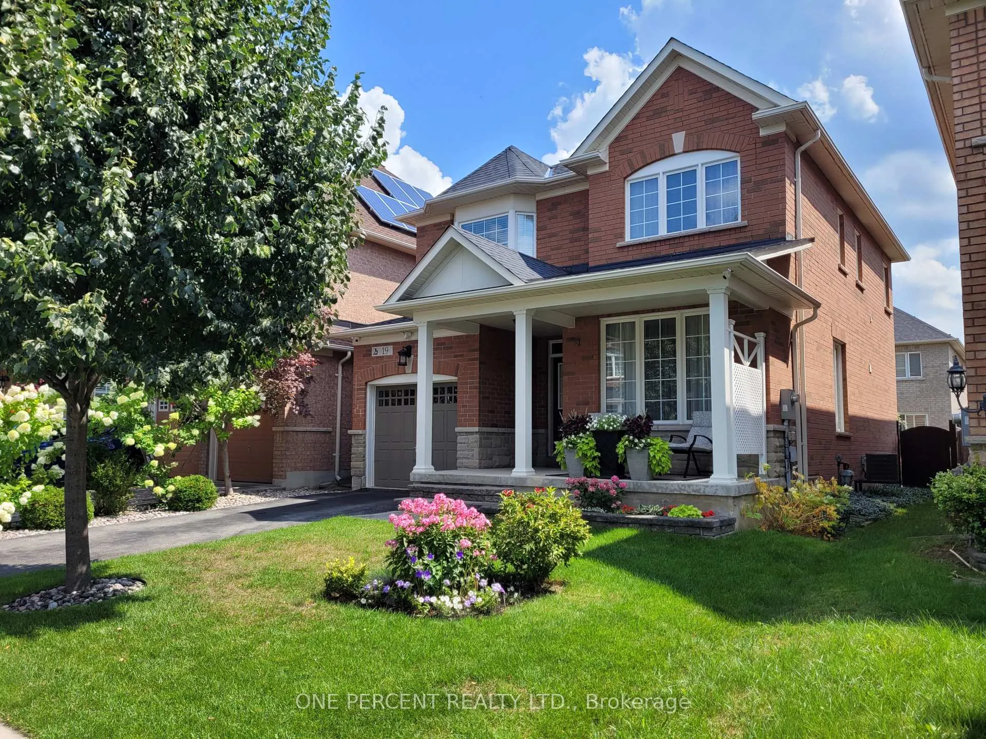 Photo 3 of 19 Lundy Drive, Markham, Box Grove — HOMEH