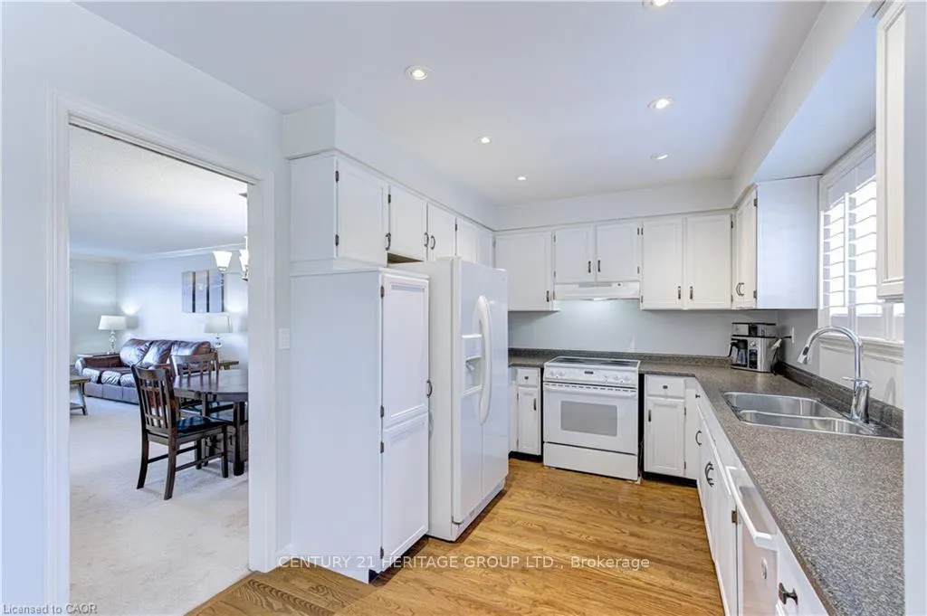 Photo 15 of 2325 Montgomery Drive, Burlington, Brant Hills — HOMEH