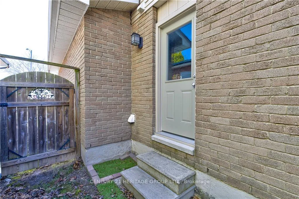 Photo 32 of 2325 Montgomery Drive, Burlington, Brant Hills — HOMEH