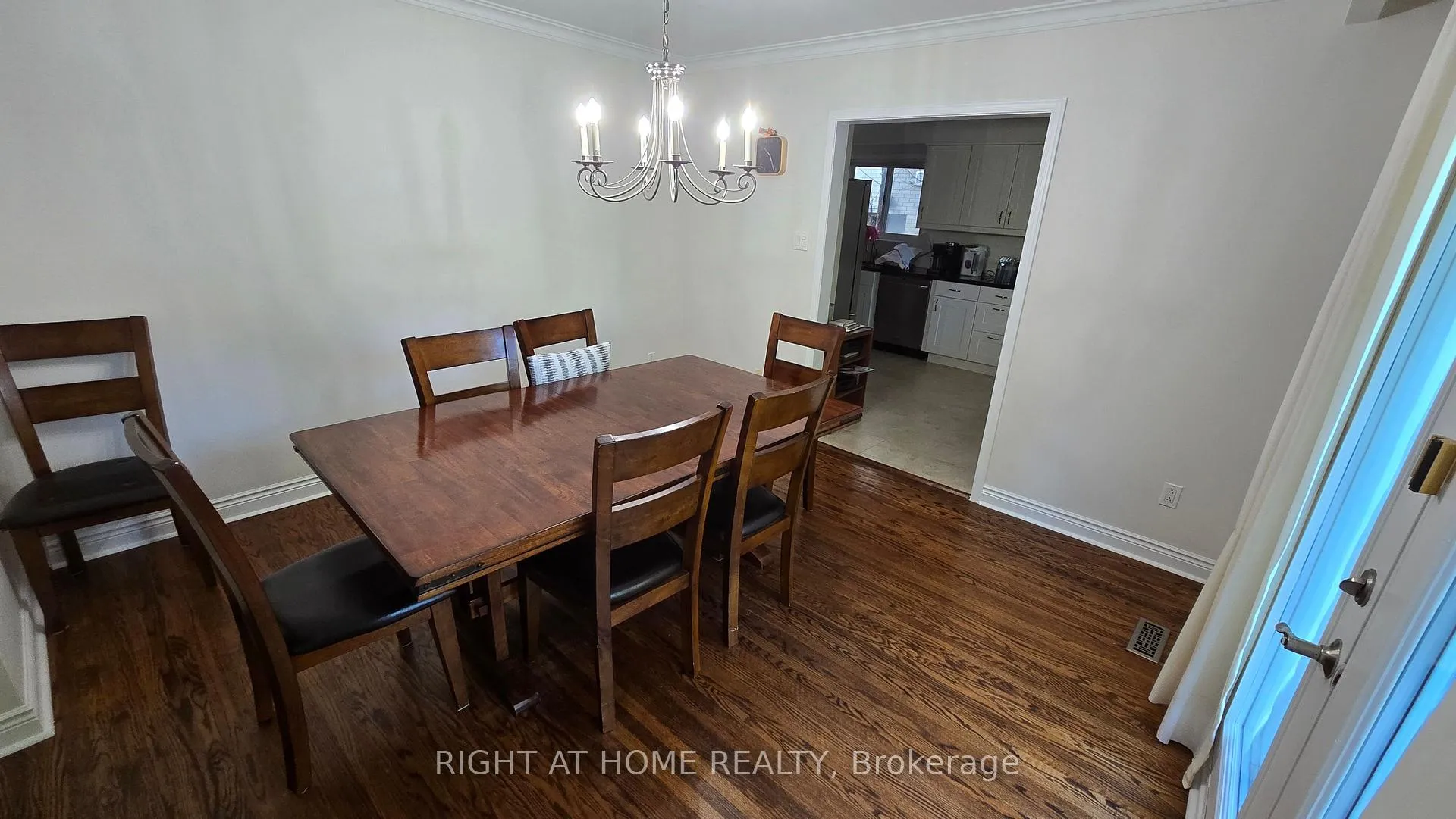 Photo 9 of 236 York Mills Road, North York, St. Andrew-Windfields — HOMEH