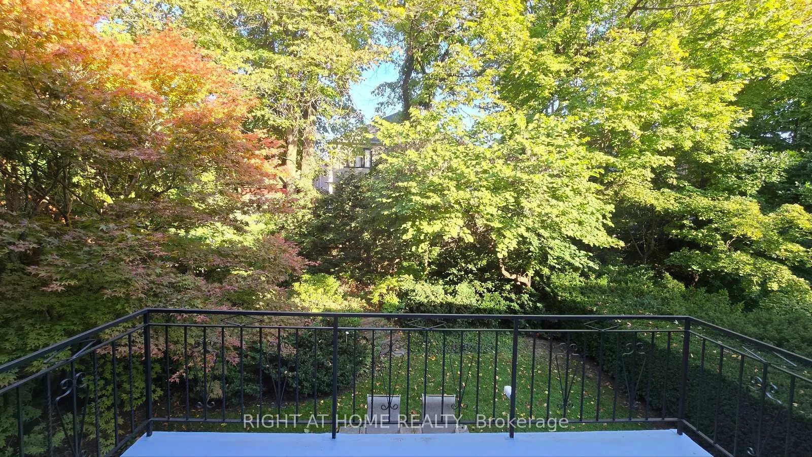 Photo 12 of 236 York Mills Road, North York, St. Andrew-Windfields — HOMEH