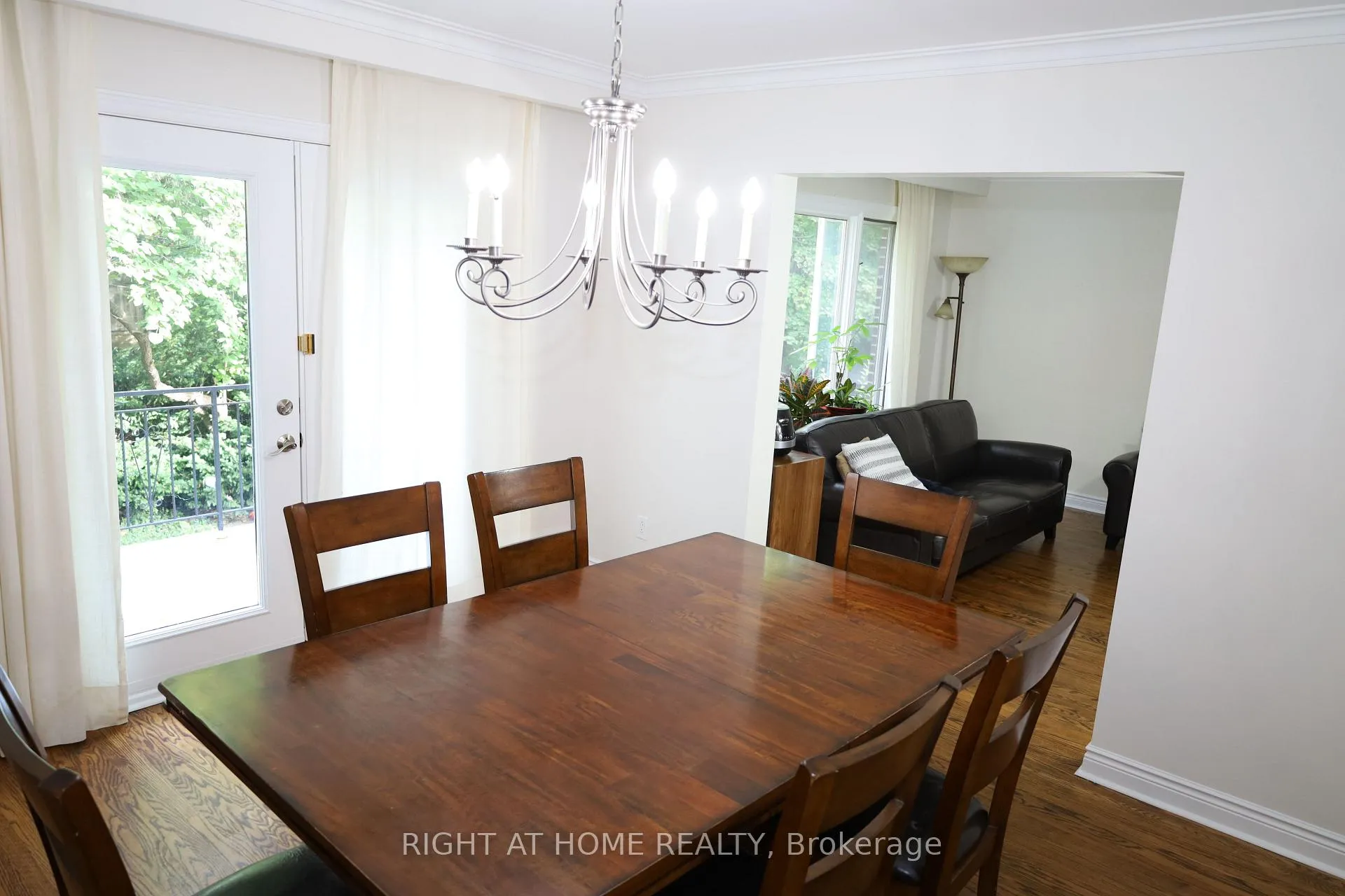 Photo 13 of 236 York Mills Road, North York, St. Andrew-Windfields — HOMEH