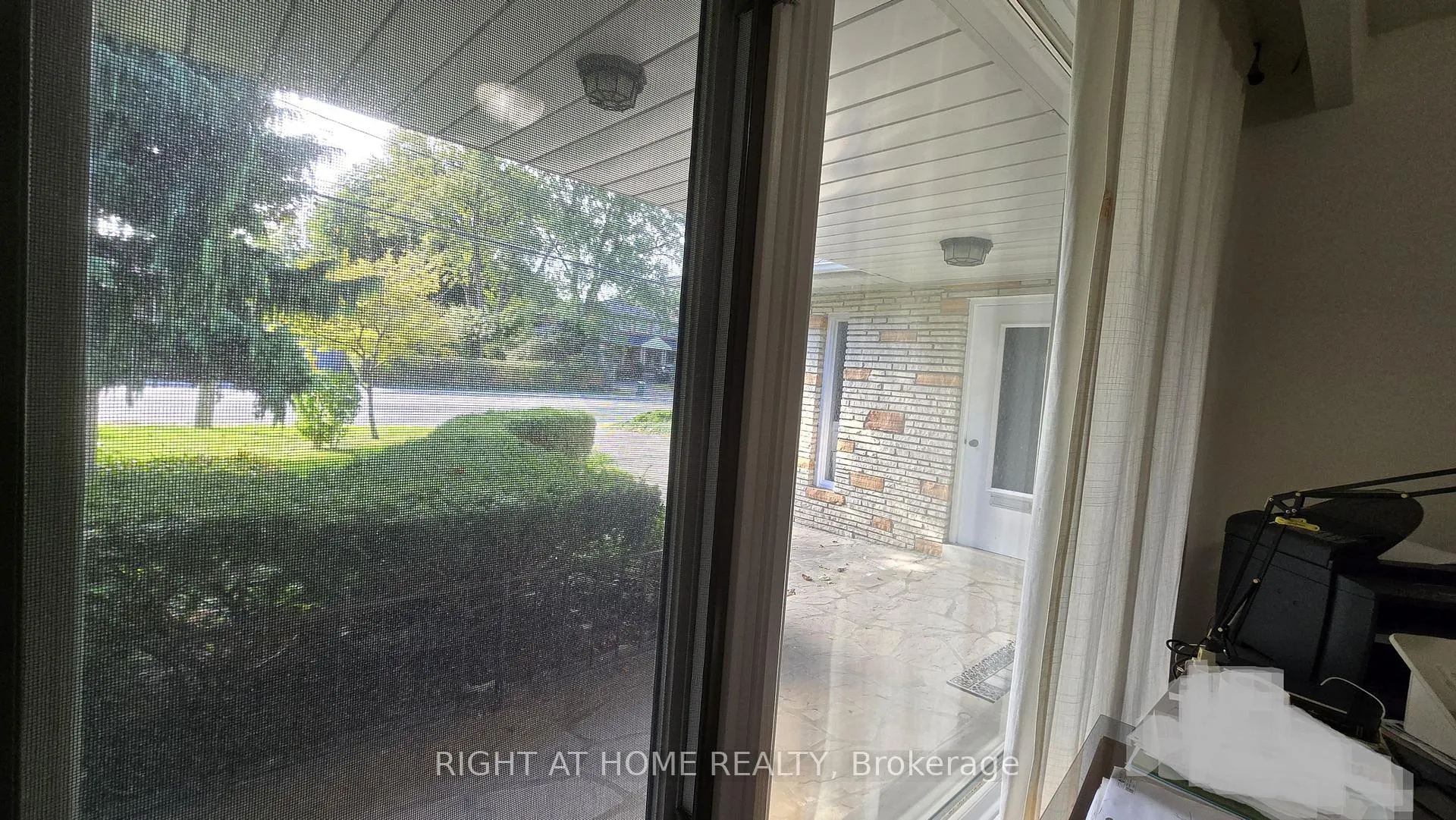 Photo 16 of 236 York Mills Road, North York, St. Andrew-Windfields — HOMEH