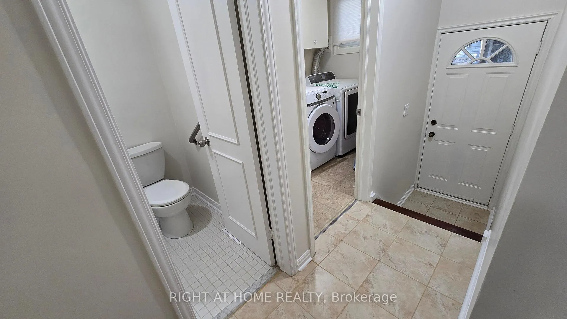 Photo 18 of 236 York Mills Road, North York, St. Andrew-Windfields — HOMEH