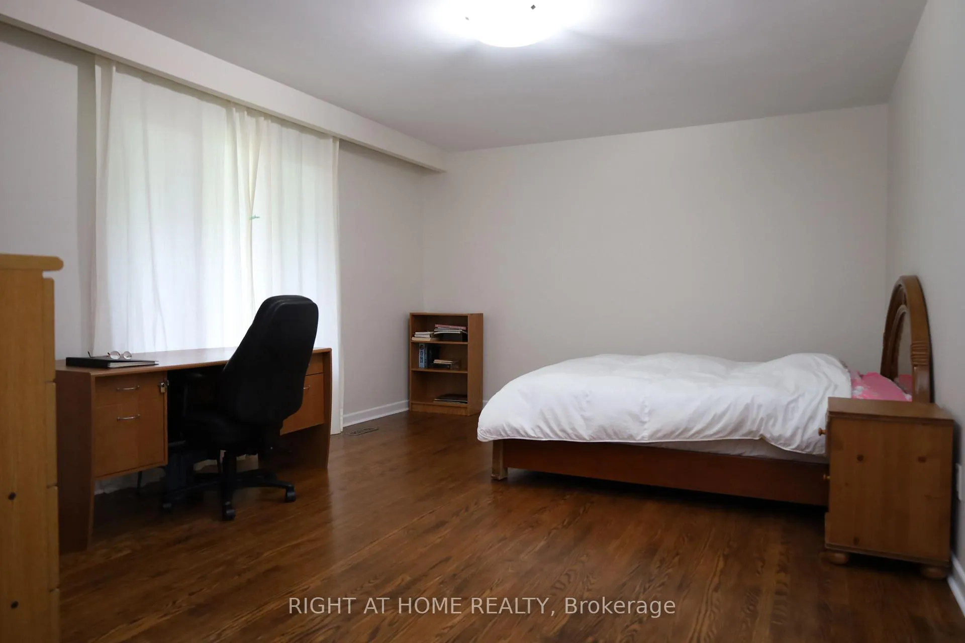 Photo 21 of 236 York Mills Road, North York, St. Andrew-Windfields — HOMEH