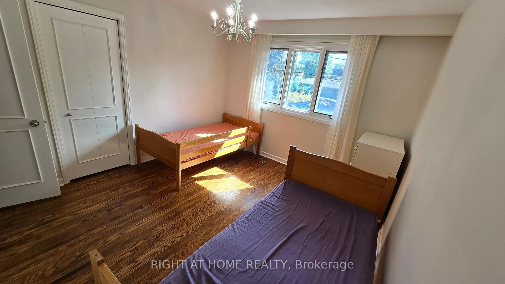 Photo 26 of 236 York Mills Road, North York, St. Andrew-Windfields — HOMEH