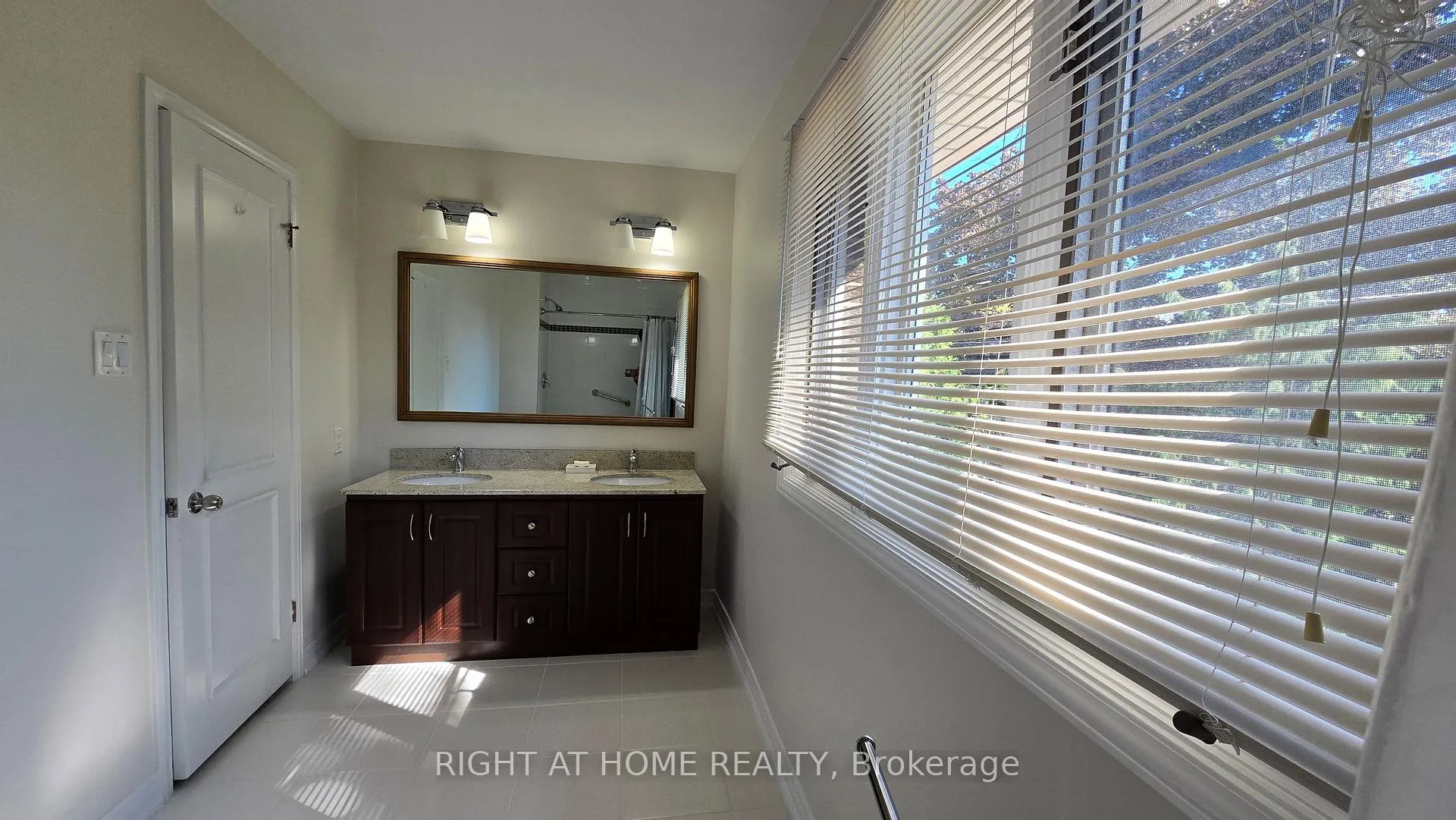 Photo 31 of 236 York Mills Road, North York, St. Andrew-Windfields — HOMEH
