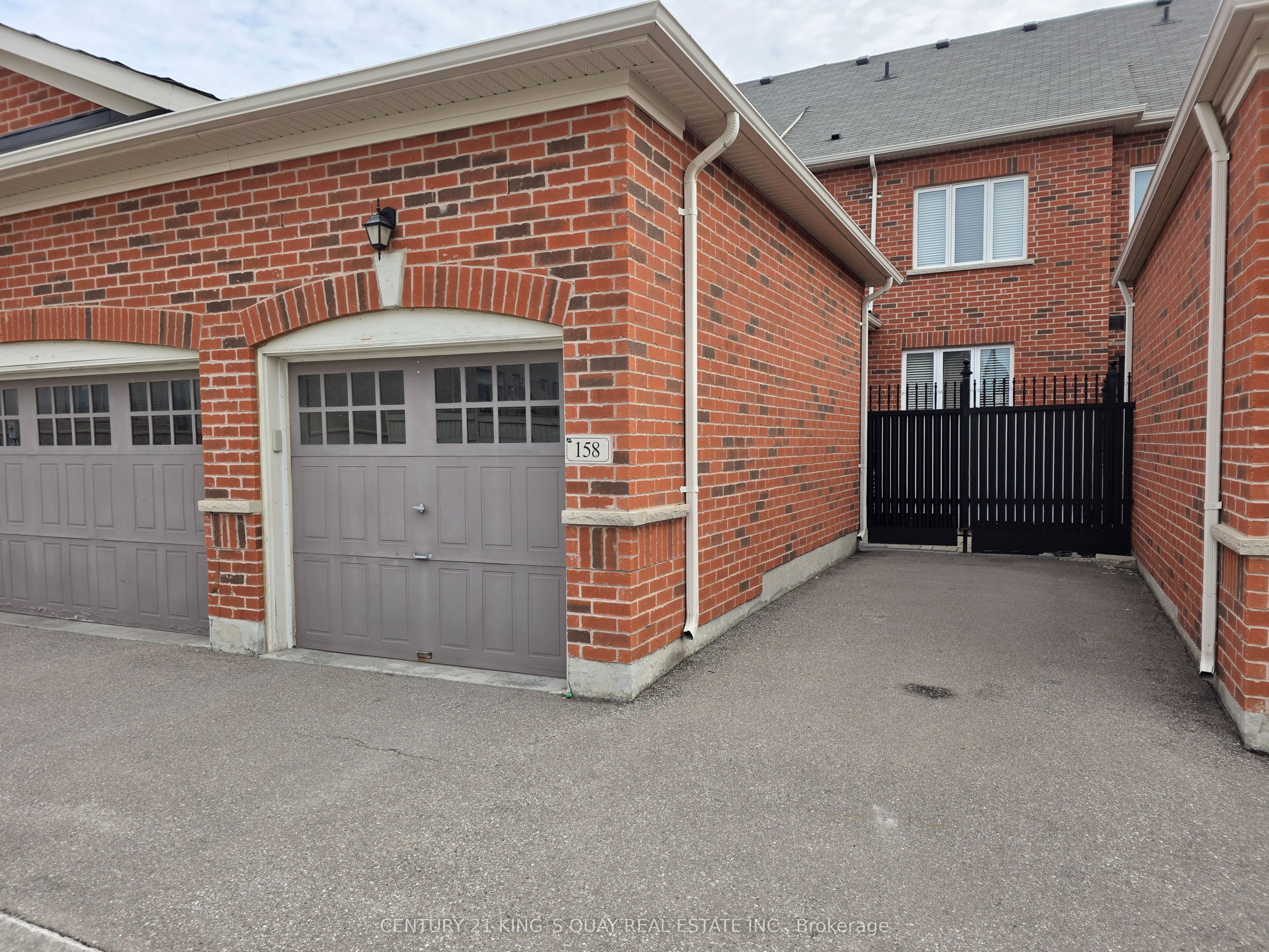 Photo 2 of 158 Harbord Street, Markham, Berczy — HOMEH