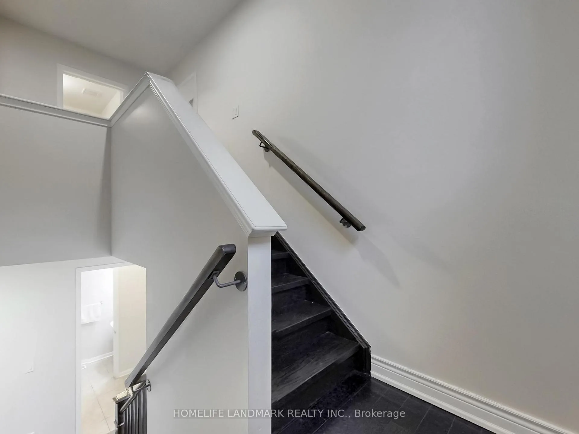 Photo 5 of 1846 Misthollow Drive, Pickering, Duffin Heights — HOMEH