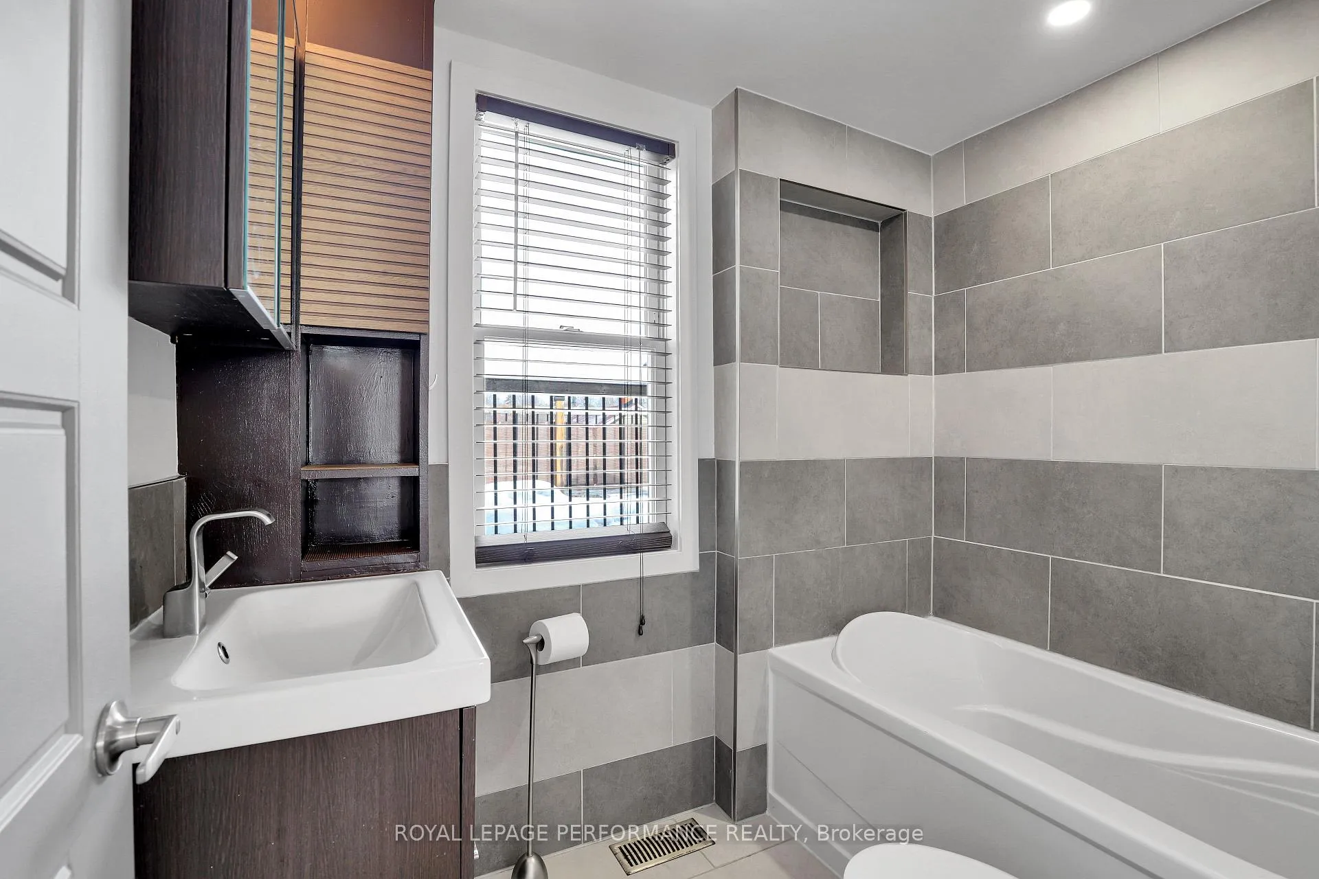 Photo 12 of 163 Laval Street, Ottawa, Vanier — HOMEH