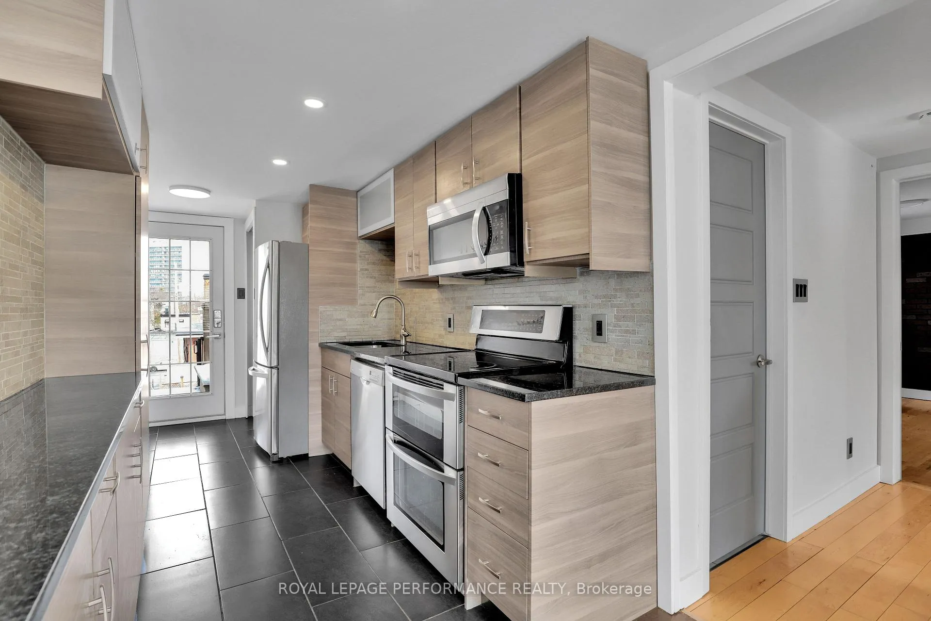 Photo 15 of 163 Laval Street, Ottawa, Vanier — HOMEH