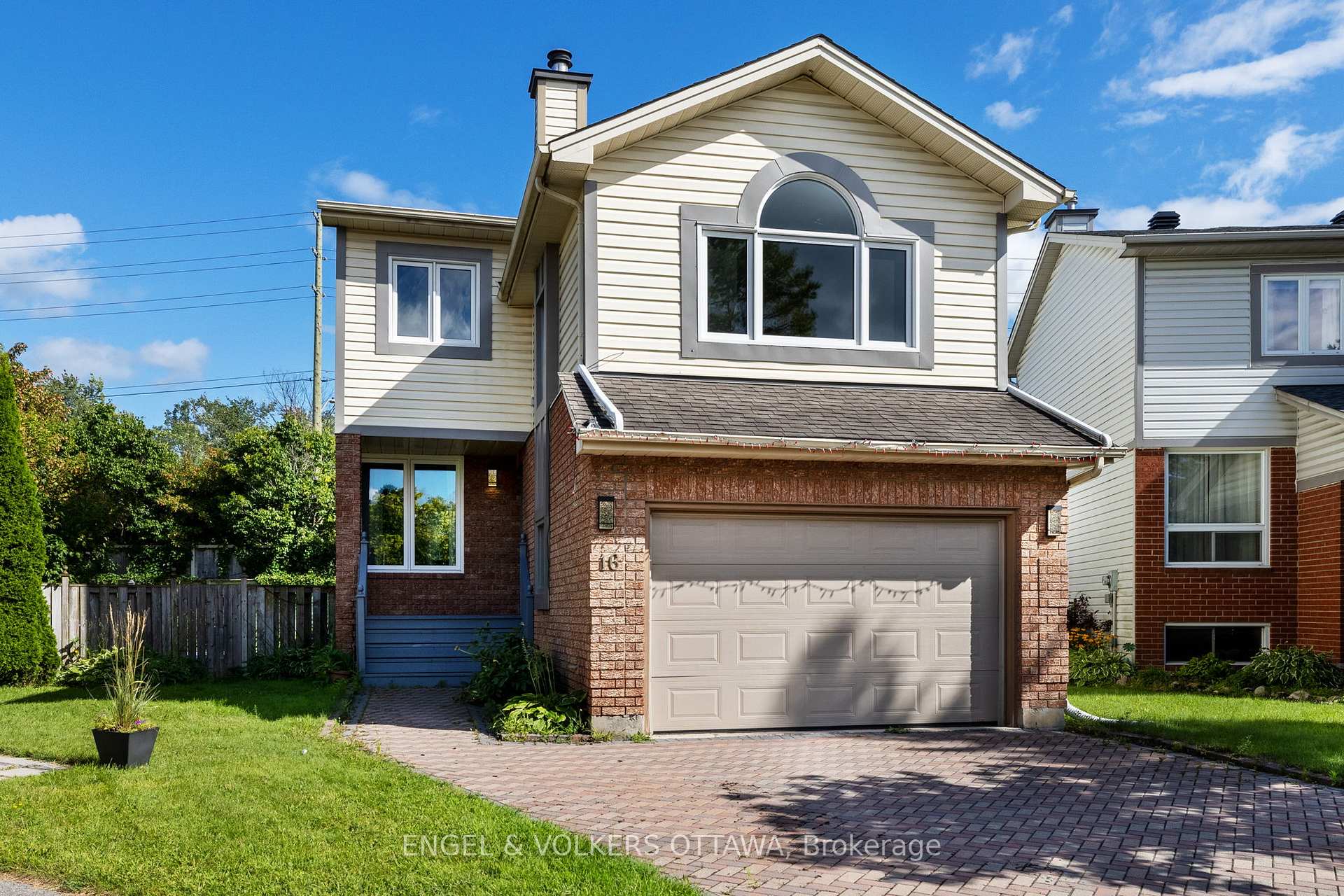 Photo 1 of 16 Burlington Crescent, Ottawa, Hunt Club Park/Greenboro — HOMEH