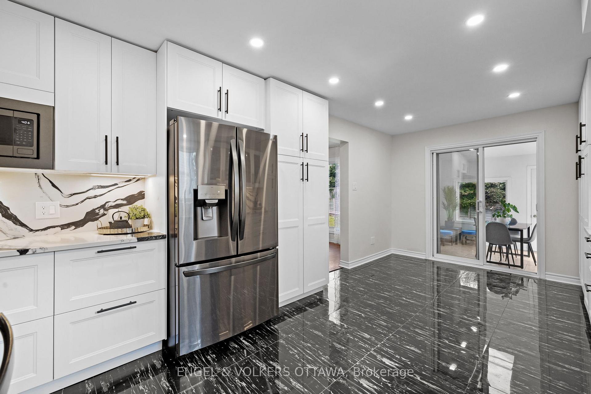 Photo 6 of 16 Burlington Crescent, Ottawa, Hunt Club Park/Greenboro — HOMEH