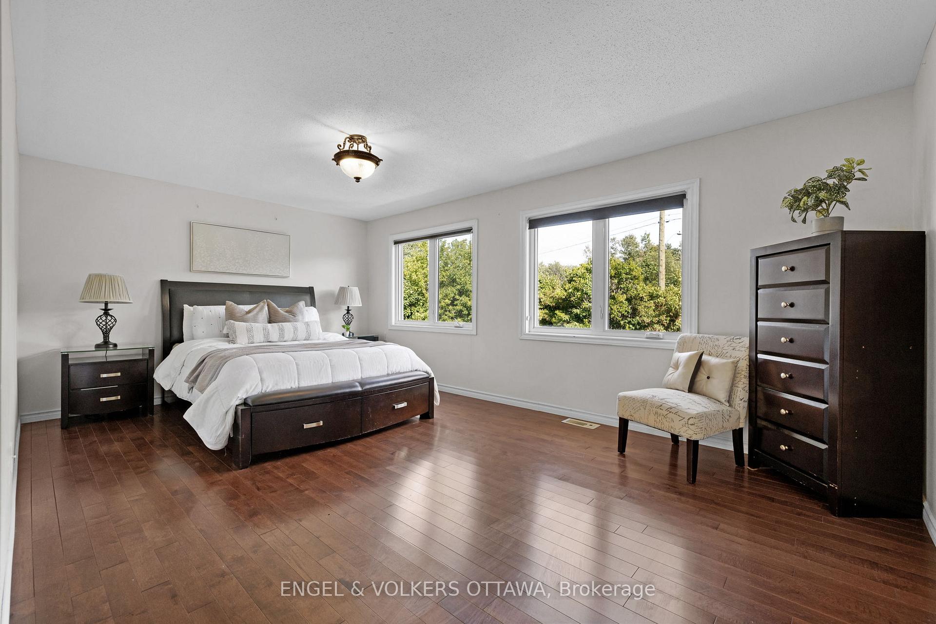 Photo 16 of 16 Burlington Crescent, Ottawa, Hunt Club Park/Greenboro — HOMEH