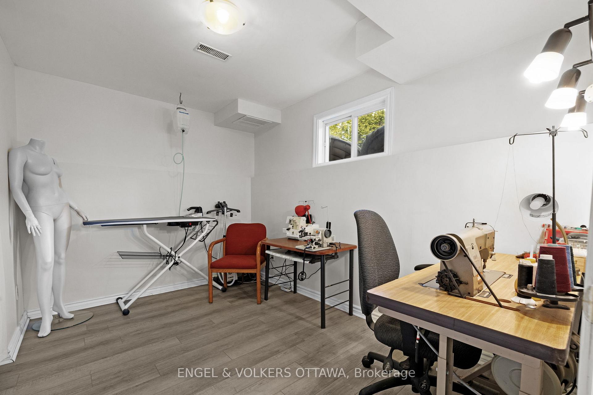 Photo 24 of 16 Burlington Crescent, Ottawa, Hunt Club Park/Greenboro — HOMEH