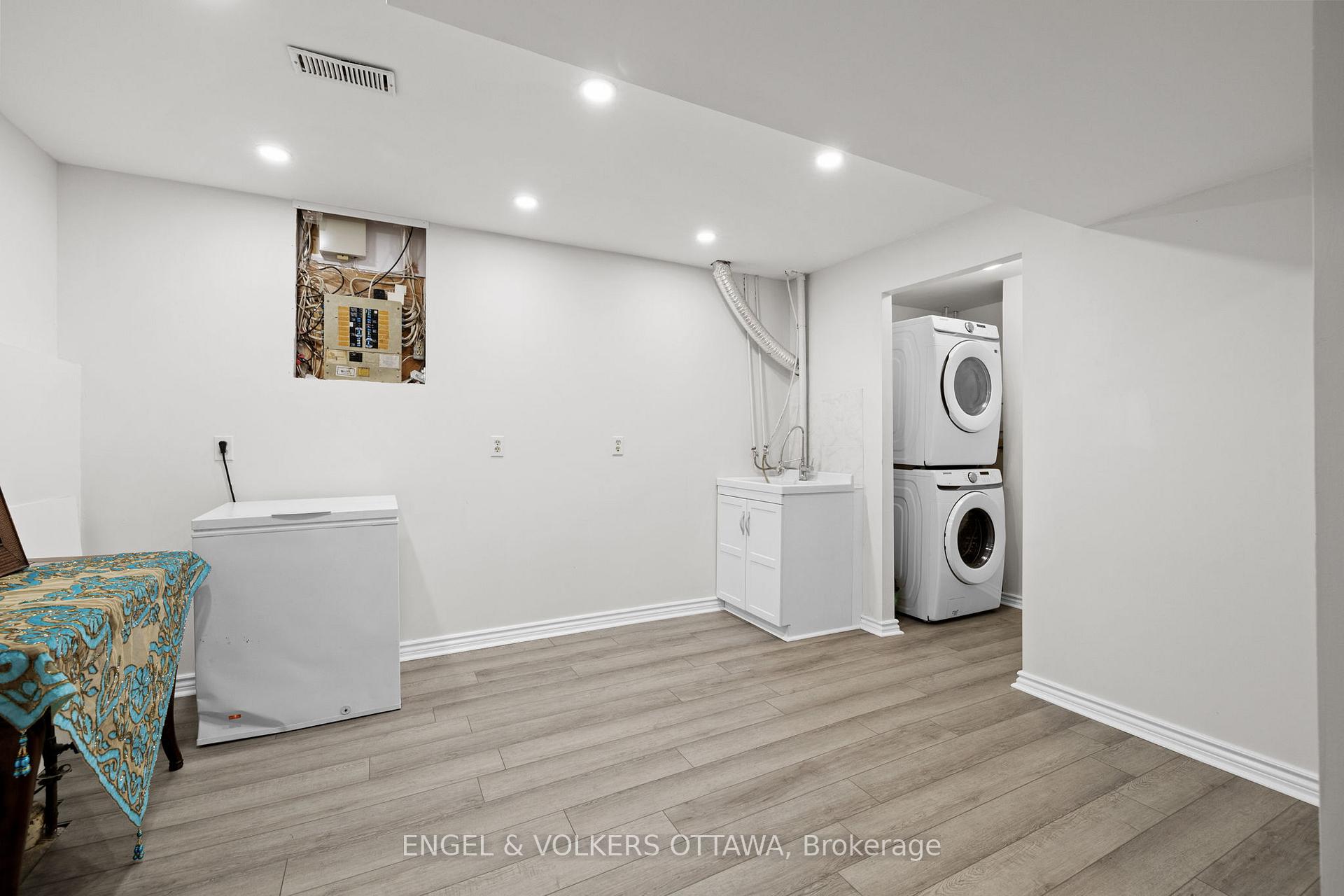 Photo 27 of 16 Burlington Crescent, Ottawa, Hunt Club Park/Greenboro — HOMEH
