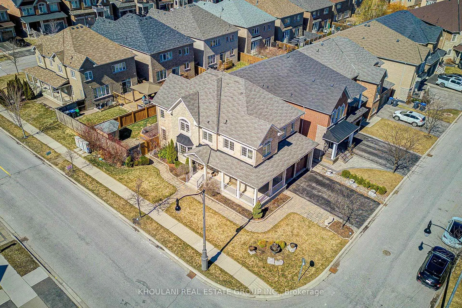 Photo 1 of 13 Brentwick Drive, Brampton, Credit Valley — HOMEH