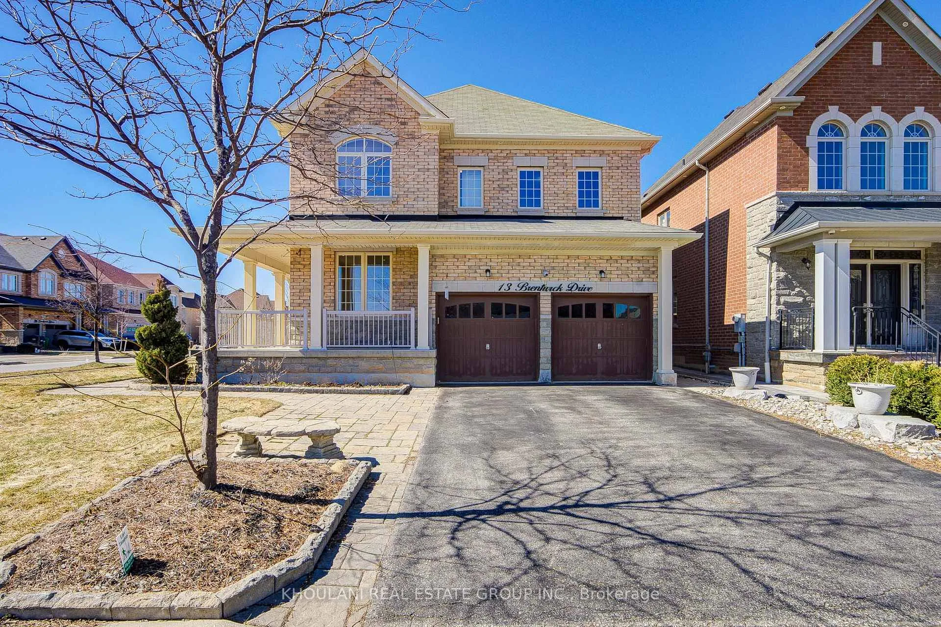 Photo 3 of 13 Brentwick Drive, Brampton, Credit Valley — HOMEH