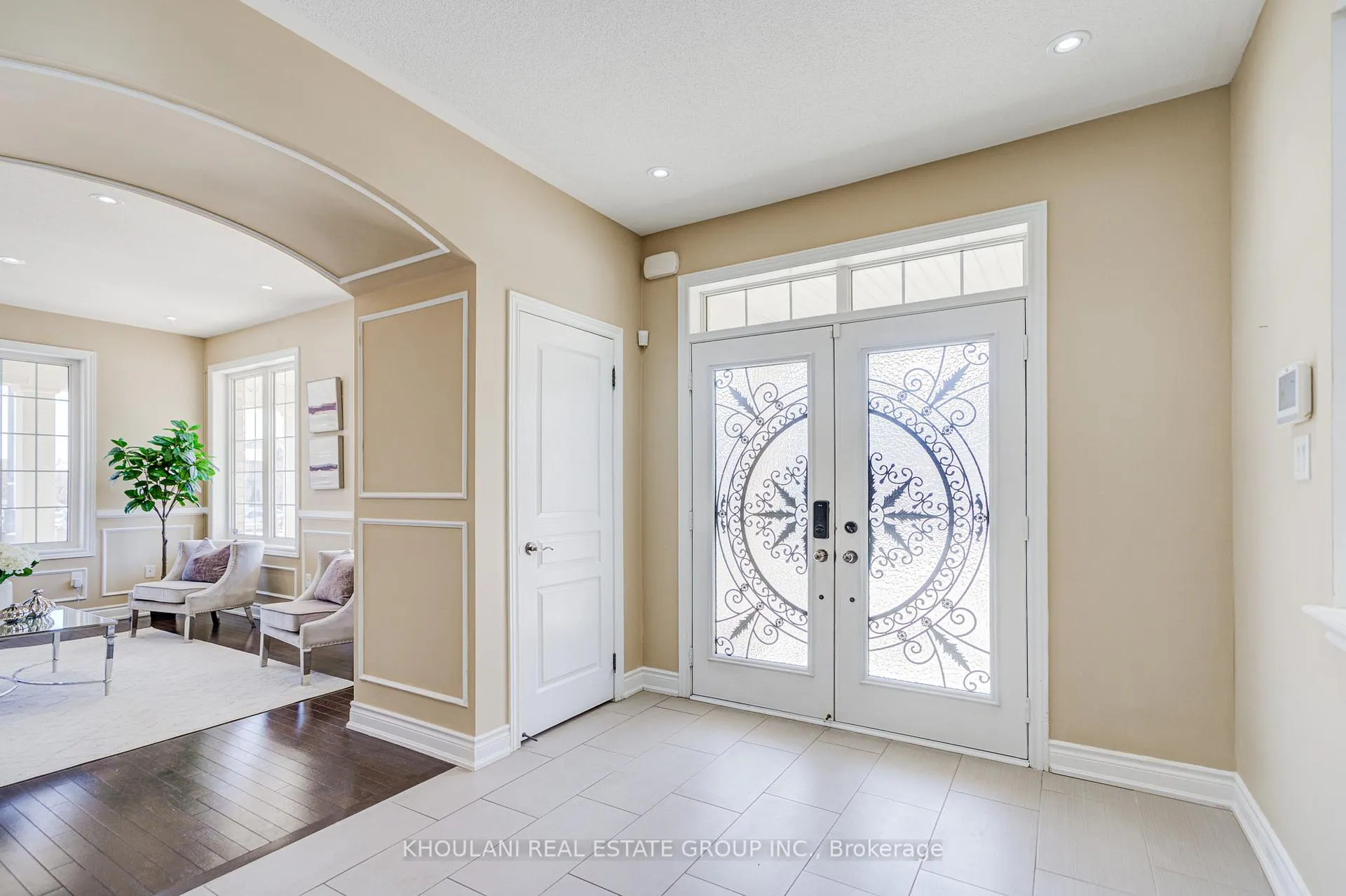 Photo 4 of 13 Brentwick Drive, Brampton, Credit Valley — HOMEH