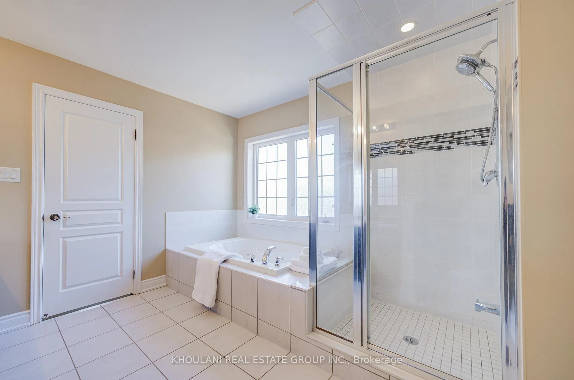 Photo 28 of 13 Brentwick Drive, Brampton, Credit Valley — HOMEH