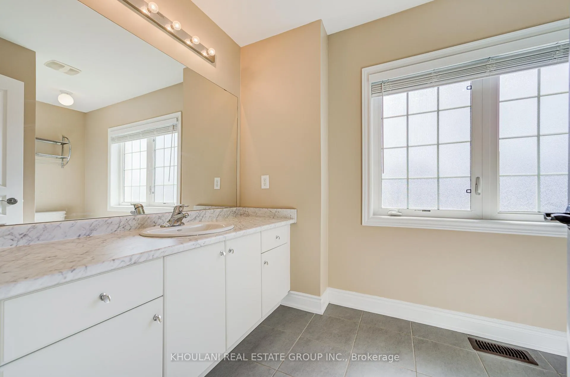 Photo 36 of 13 Brentwick Drive, Brampton, Credit Valley — HOMEH