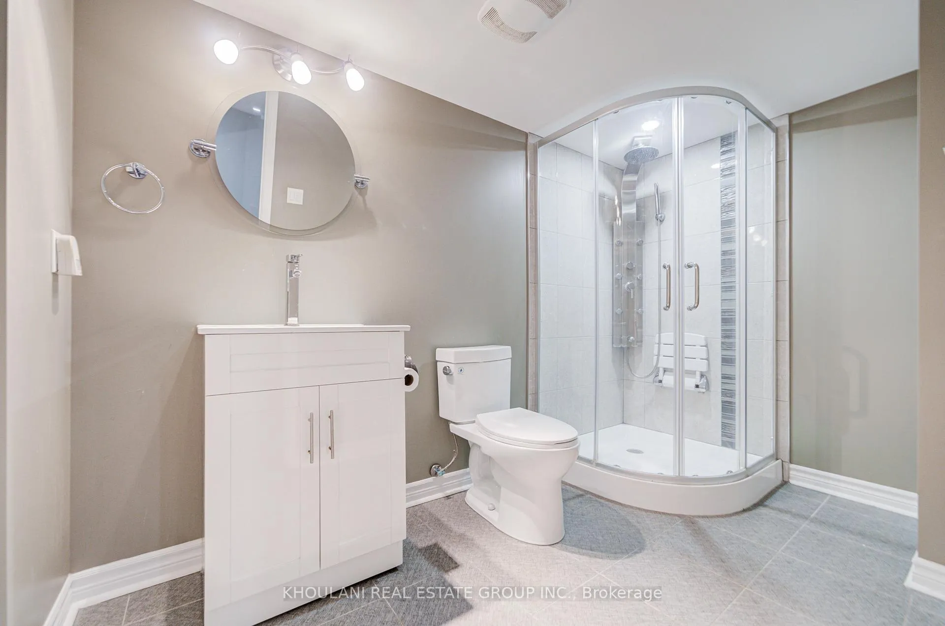Photo 38 of 13 Brentwick Drive, Brampton, Credit Valley — HOMEH