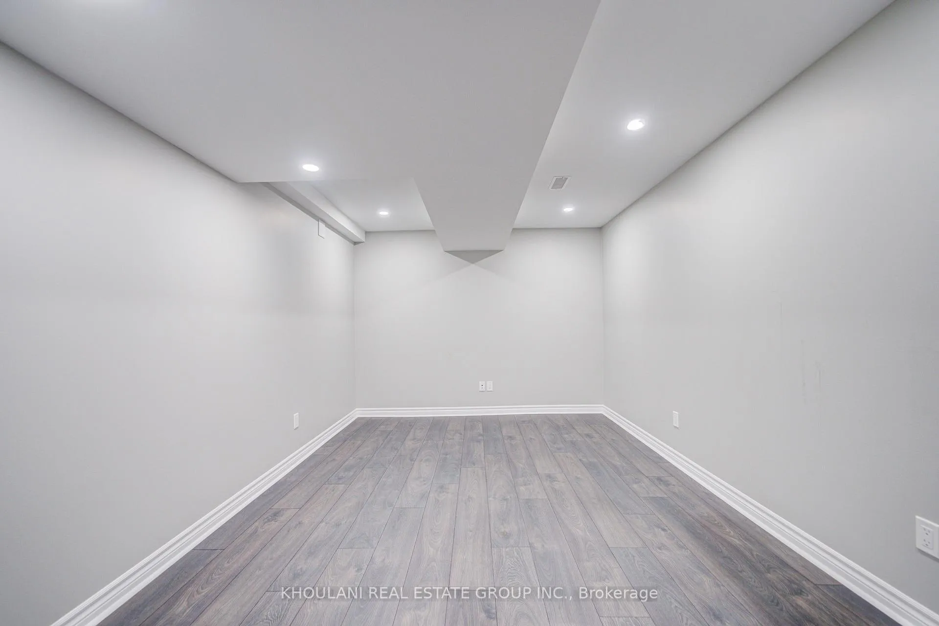 Photo 42 of 13 Brentwick Drive, Brampton, Credit Valley — HOMEH