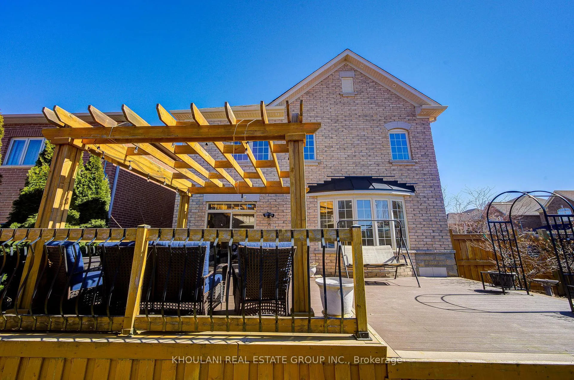 Photo 49 of 13 Brentwick Drive, Brampton, Credit Valley — HOMEH