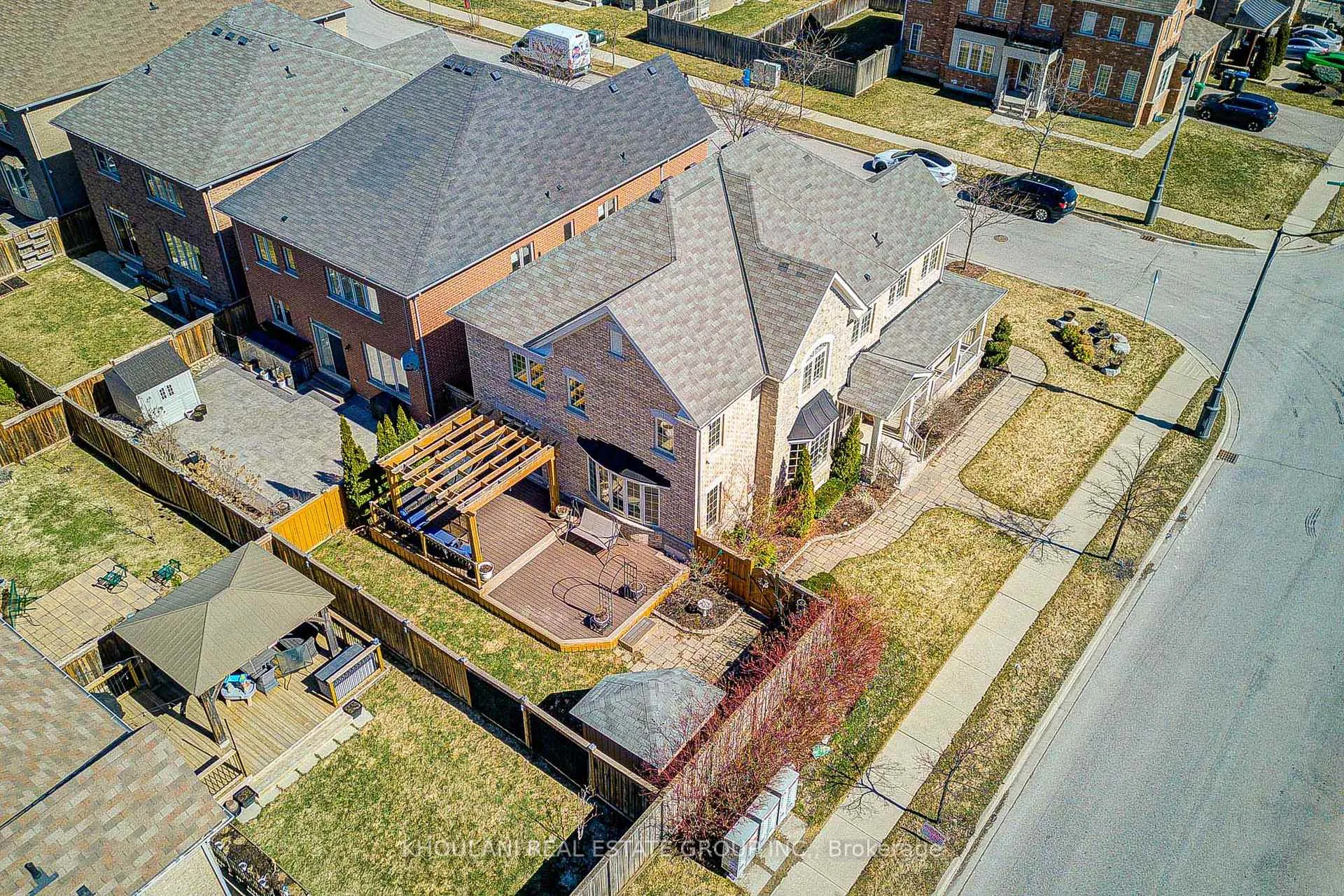 Photo 50 of 13 Brentwick Drive, Brampton, Credit Valley — HOMEH